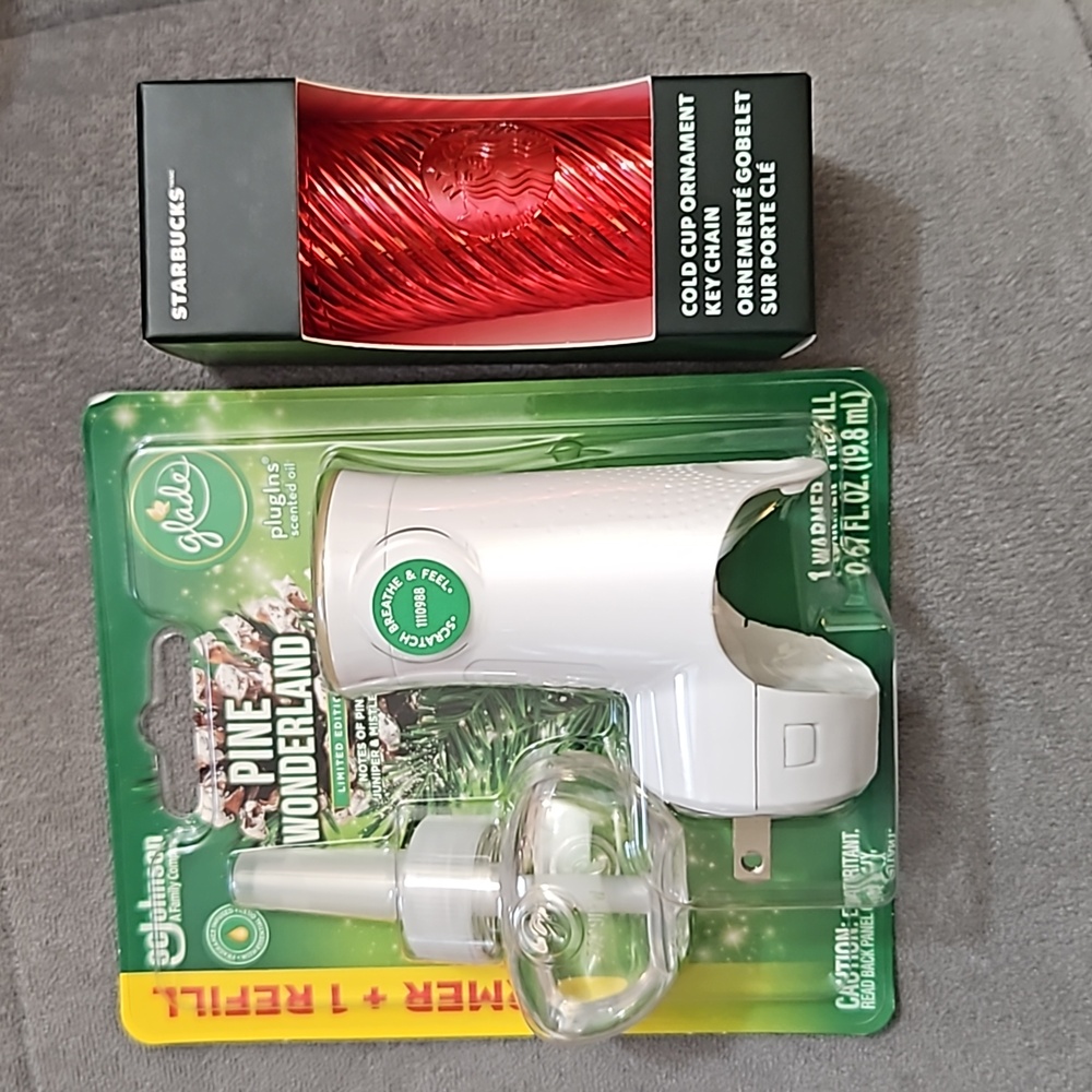 NIB ☕️ Starbucks 2024 - Red Cold Cup Ornament Key Chain Purse Bag Charm